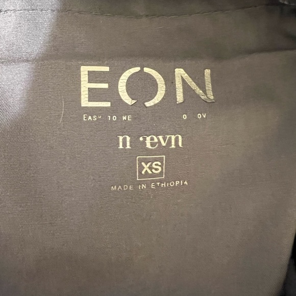 EON by Maevn grey scrub set. Size X-Small. Gently used condition. - Picture 6 of 9